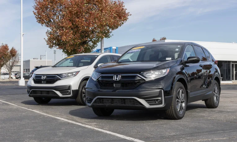 Used Honda CR-V display at a dealership