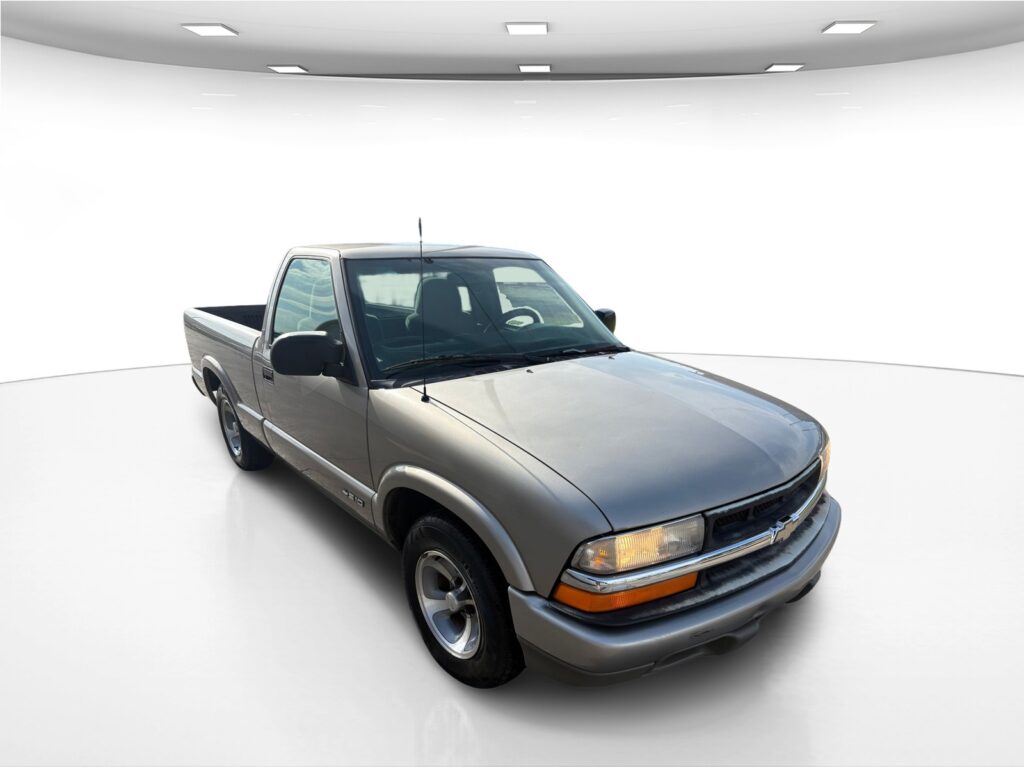 2001 Chevrolet S10 LS Regular Cab