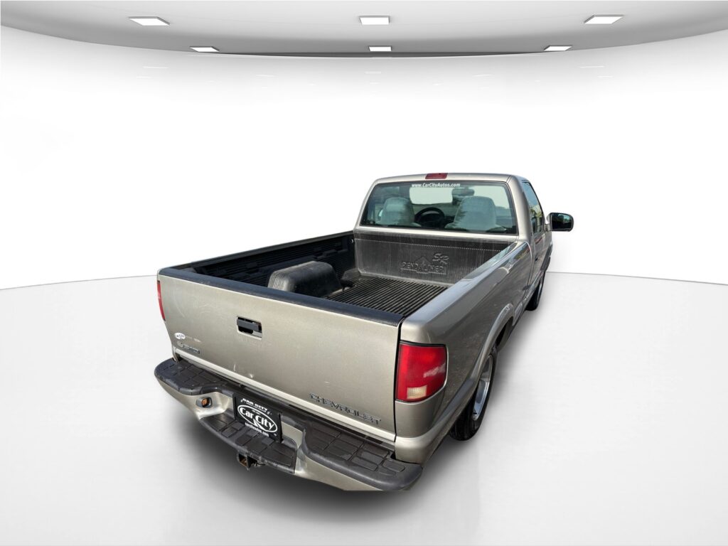 2001 Chevrolet S10 LS Regular Cab