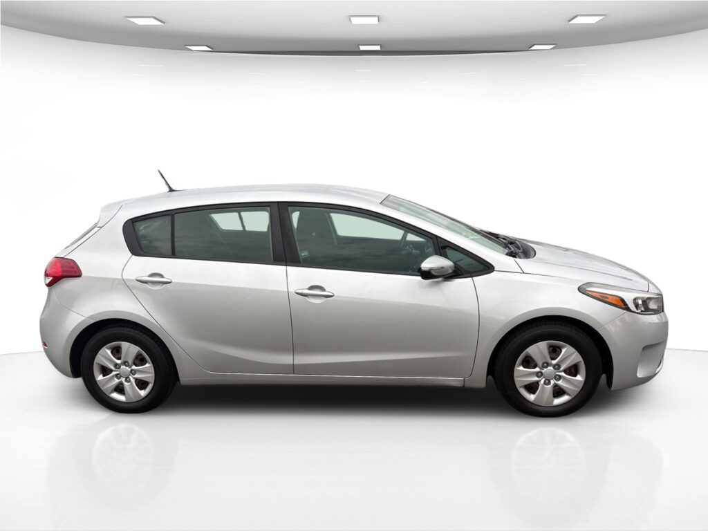 2017 Kia Forte5 LX