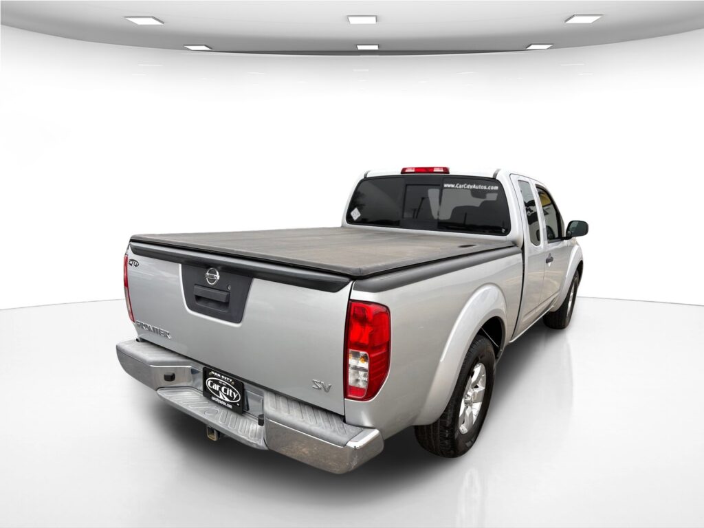 2013 Nissan FRONTIER S; SV