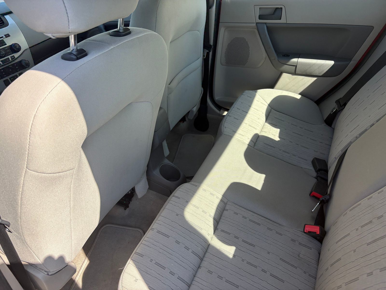 2009 Ford Focus SE - Photo 7