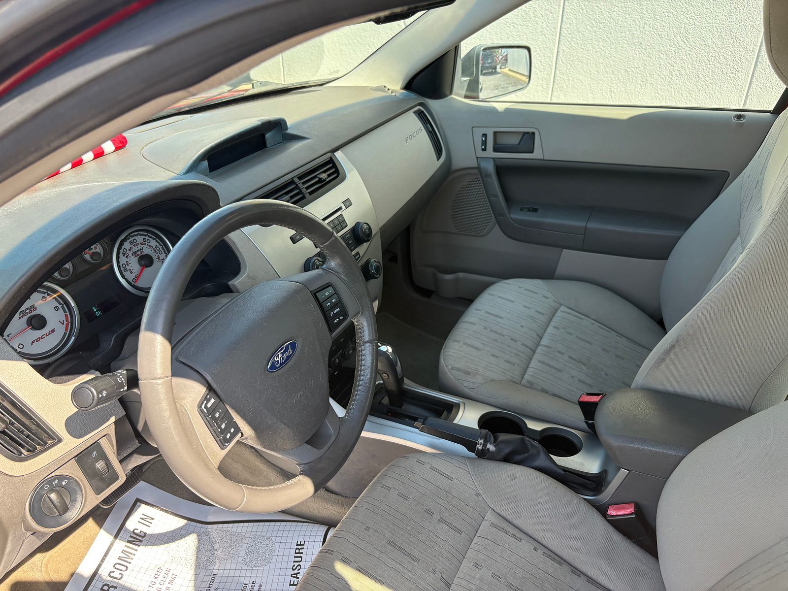 2009 Ford Focus SE - Photo 9