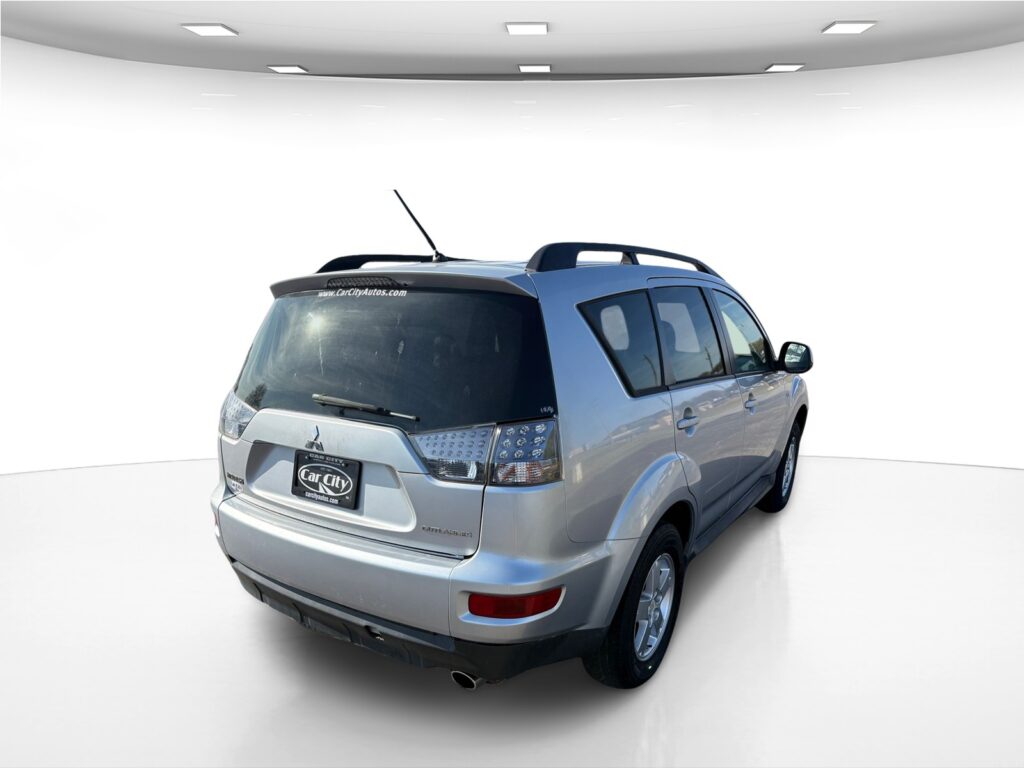 2010 Mitsubishi OUTLANDER ES